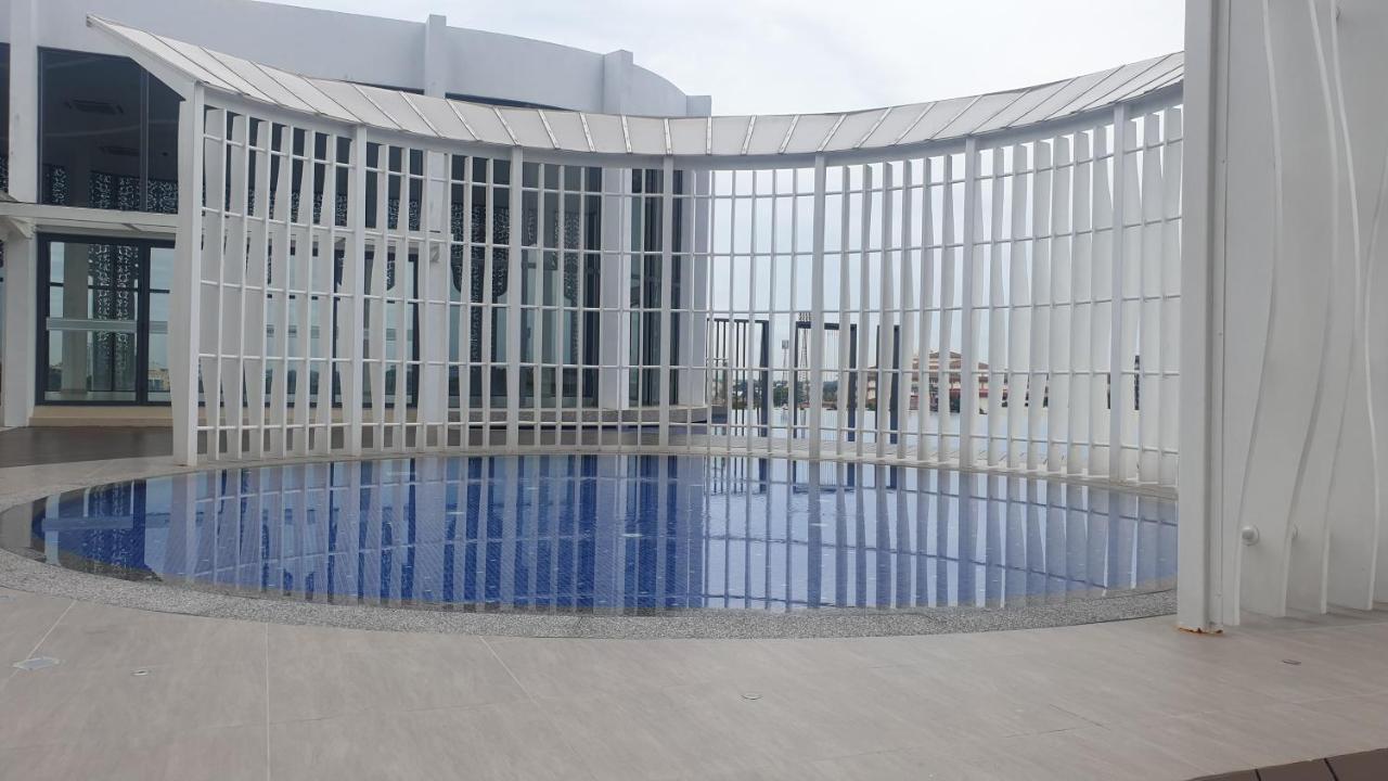 Prestige Troika Luxury Stay Kota Bharu Exterior photo